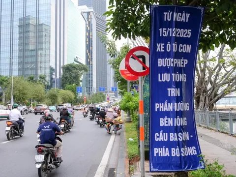 Bố trí thêm làn ô tô dưới chân cầu Ba Son, người dân mong giảm kẹt xe đường Tôn Đức Thắng