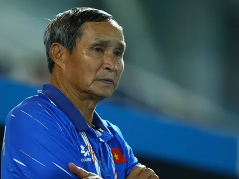 HLV Mai Đức Chung: Bàn thắng mười mươi nhưng trọng tài thổi việt vị