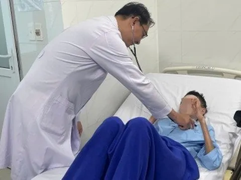 Nữ bệnh nhân 19 tuổi nguy kịch vì hội chứng hiếm gây tắc tá tràng