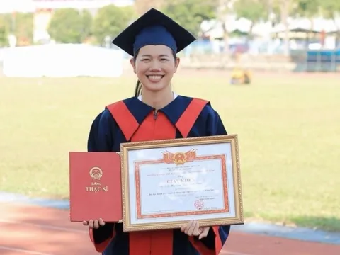 Ánh Viên nhận bằng thạc sĩ