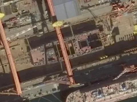 Hình ảnh chứng minh Trung Quốc đang chế tạo tàu sân bay chạy bằng năng lượng hạt nhân