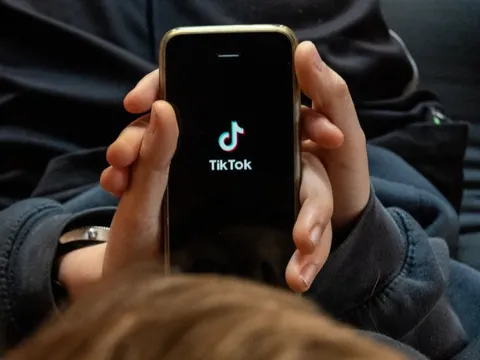 Nóng: TikTok chấp nhận bán mình, ông chủ mới là tỷ phú quen thuộc