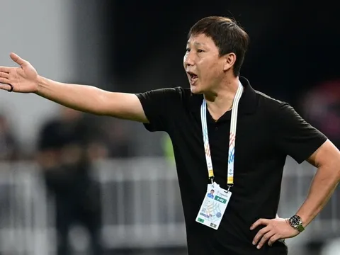 Dân mạng thán phục 'ma thuật' của HLV Kim Sang-sik