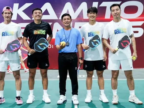 Tay vợt trẻ Xuân Đức bước ra sân chơi lớn hơn