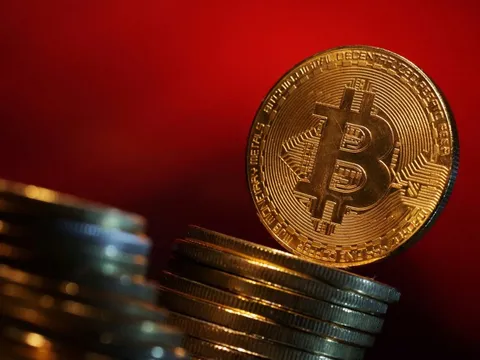 Bitcoin bị bán tháo