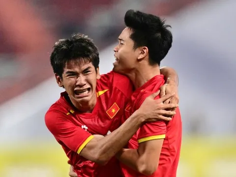 Tiến Linh, Quế Ngọc Hải chúc mừng U22 Việt Nam