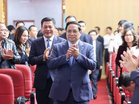 Thủ tướng: Ngành công thương phải phát huy "6 tiên phong"