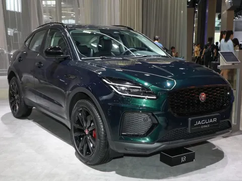 Jaguar vẫn tiếp tục bán xe xăng ở Trung Quốc