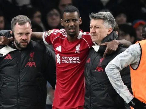 Liverpool trả giá đắt cho trận thắng Tottenham