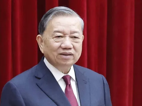 Quân đội nhân dân vững bước dưới cờ Đảng quang vinh