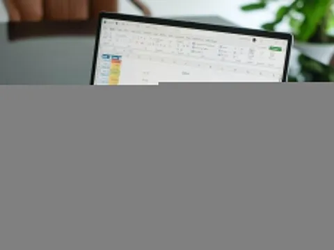 Chiếc laptop giúp việc họp hành bớt áp lực