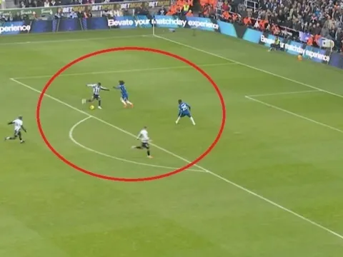 Chelsea có Garnacho, Newcastle có Elanga