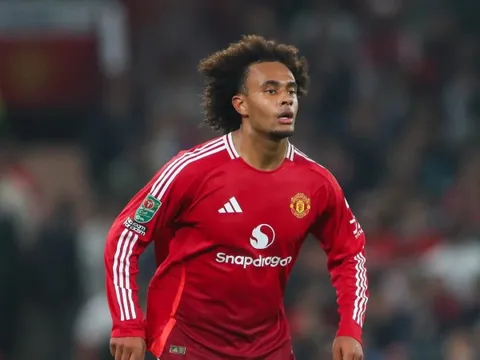 Zirkzee đạt thỏa thuận với Roma