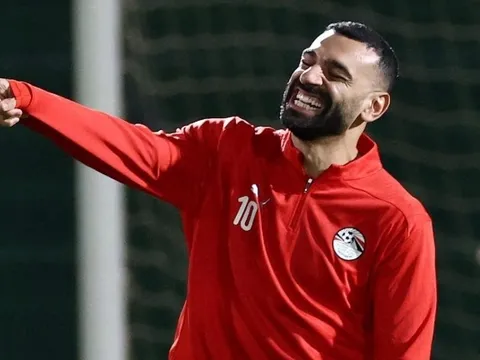 Nụ cười của Salah khi tạm chia tay Liverpool