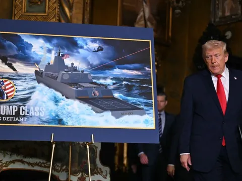 Ông Trump công bố Mỹ đóng lớp tàu chiến mới mang tên 'Trump'