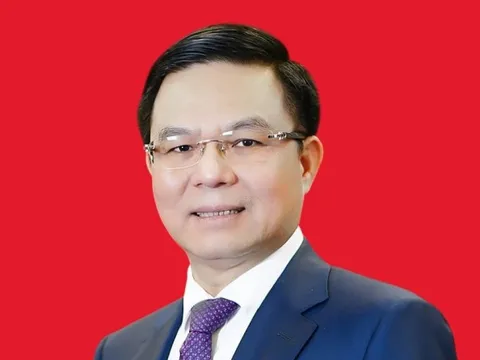 Chân dung Quyền Bộ trưởng Bộ Công Thương Lê Mạnh Hùng