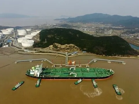 Nền kinh tế châu Á bẻ gãy lệnh hàng nghìn trừng phạt của Mỹ: Xuất khẩu dầu đạt mức cao nhất 7 năm, bán gần 1 nửa cho khách hàng thuộc BRICS với giá rẻ hơn 9 USD/thùng