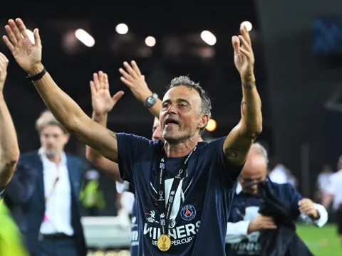 PSG có quyết định khó tin với HLV Enrique