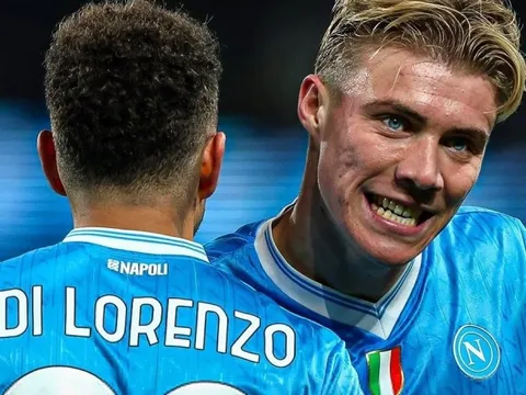 Hojlund có danh hiệu đầu tiên với Napoli