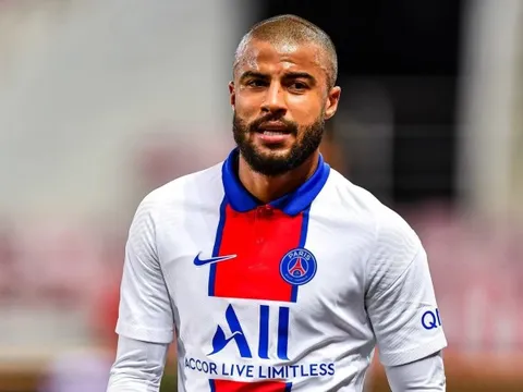 Rafinha treo giày ở tuổi 32