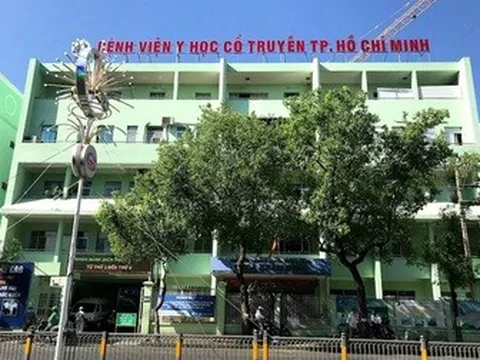 Làm rõ phản ánh bác sĩ đang thực hành lại làm xoa bóp, bấm huyệt