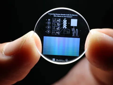 Ổ đĩa siêu nhỏ lưu trữ dữ liệu trong 13 tỷ năm