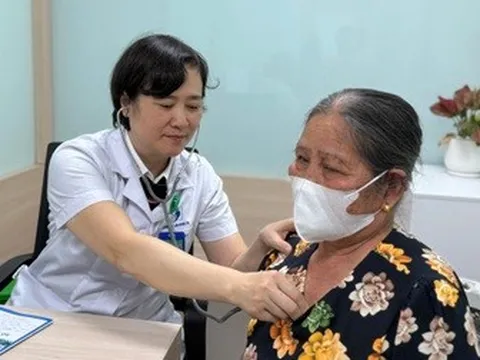 Phát triển mô hình “sáng đón đi, tối đưa về” trong chăm sóc người cao tuổi