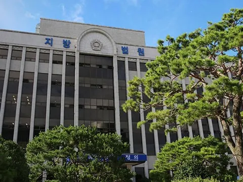 Hàn Quốc: Giảng viên... thi hộ sinh viên để khoa không bị giải thể