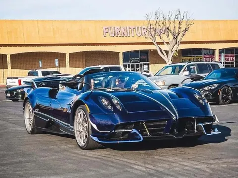 Bộ sưu tập siêu xe đồ sộ của nhà sáng lập game Call of Duty