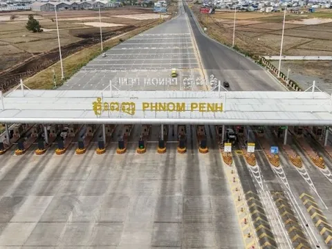 Bị Trung Quốc tạm dừng cho vay, Campuchia đã trả nợ cho Bắc Kinh bao nhiêu trong gần 2 năm qua?