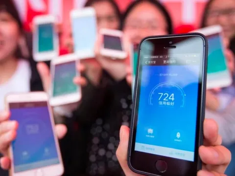 Được khen trên bảng LED hay bị cấm lên tàu cao tốc: Người Trung Quốc phản hồi việc chấm điểm như thế nào?