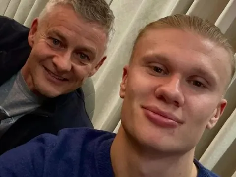 Haaland học hỏi huyền thoại MU