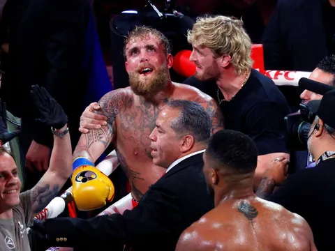 Cú tát làm tỉnh mộng Jake Paul