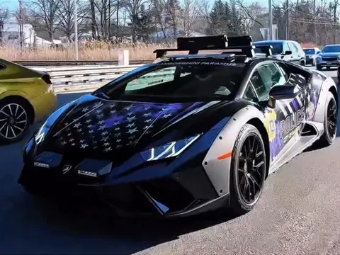 Cảnh sát Mỹ sử dụng siêu xe Lamborghini Huracan Sterrato