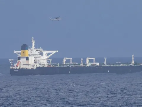 Nga vừa chúc mừng Giáng sinh ông Trump vừa chỉ trích Mỹ ở Caribe