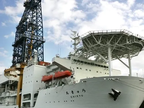 Nhật Bản thử nghiệm khai thác đất hiếm dưới đáy biển