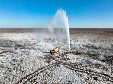 Mỏ 'vàng đen' 3.000 tỷ USD phát nổ, chất độc phun trào dữ dội, Mỹ hứng cú sốc lớn