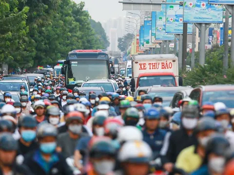 TP.HCM làm ‘làn sóng xanh’, gọt dải phân cách để giảm kẹt xe đường Cộng Hòa - Trường Chinh