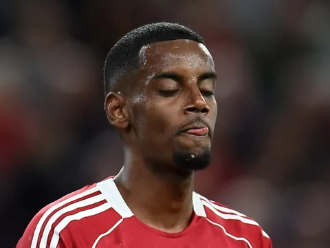 Isak và bi kịch của một bản hợp đồng kỷ lục