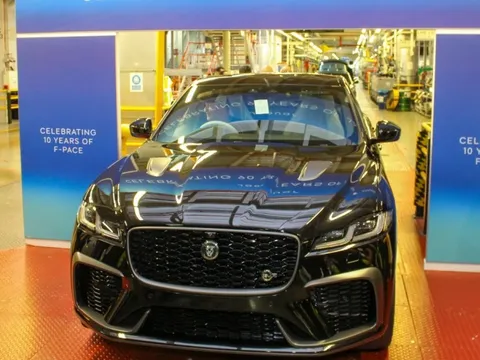 Chiếc Jaguar 'máy xăng' cuối cùng trên thế giới