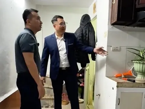 Nhà 7 m2 giá 2 tỷ, tắm tầng 6 vệ sinh phải xuống tầng 1