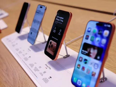 Mỹ lùi bước trước Trung Quốc, Apple 'thoát hiểm'