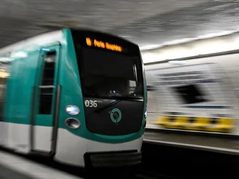 Đâm dao liên tiếp tại metro Paris, châu Âu cảnh giác dịp cuối năm