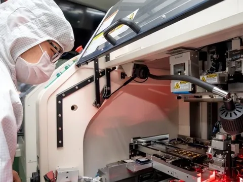 Kỹ sư Nhật Bản lo ngại sâu sắc: "Thay vì bàn về xe điện, hãy cảnh giác với công nghệ này của Trung Quốc"