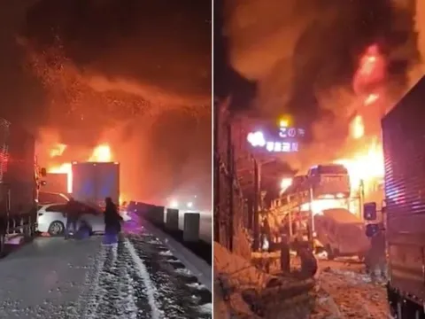 Tai nạn liên hoàn hơn 50 xe trên cao tốc gần Tokyo, 10 xe cháy rụi, 27 người thương vong