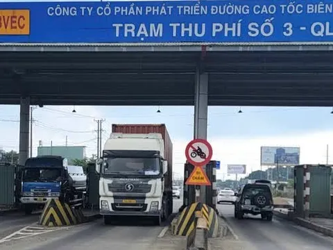 Nhùng nhằng tháo dỡ trạm thu phí bỏ hoang trên quốc lộ 51; Phụ huynh đóng học phí phải tốn thêm phí