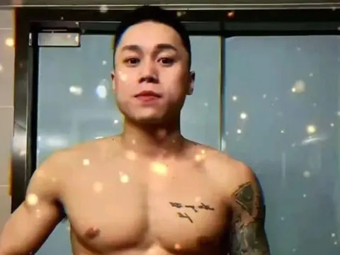 Livestream dung tục suốt 3 tiếng ở bể bơi gây phẫn nộ tại Trung Quốc