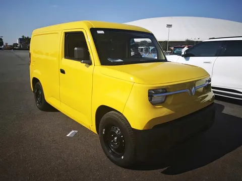 Cận cảnh VinFast EC Van, xe chở hàng điện giá 285 triệu đồng