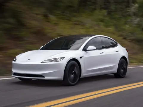 Xe điện Tesla Model 3 bị điều tra