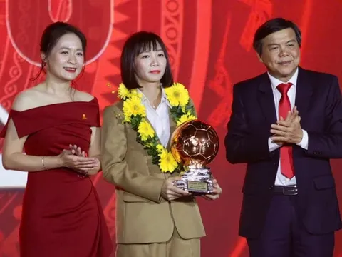 Quả bóng đồng Thùy Trang bức xúc